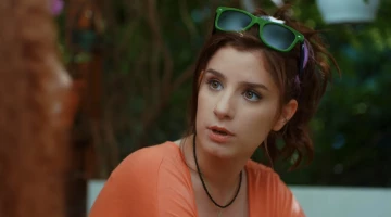 Кадр из Любовь напрокат 1 сезон 1 серия